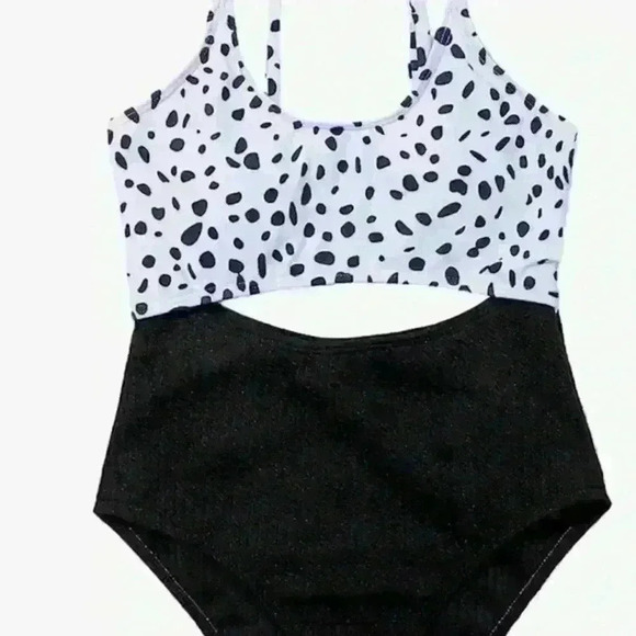 SHEIN Girls Dalmatian Print Cut-Out One Piece Swimsuit‎  160 - Picture 4 of 6